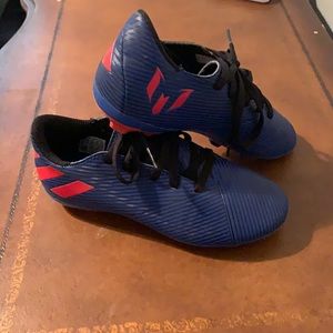 Adidas boys soccer cleats size 2